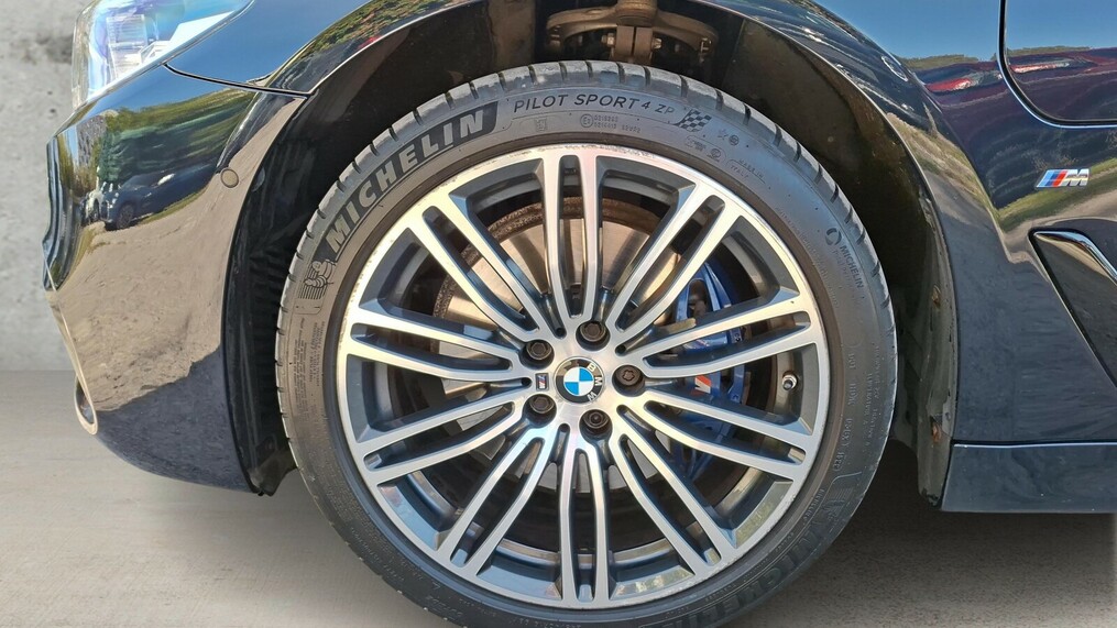 BMW Serii 5, 530