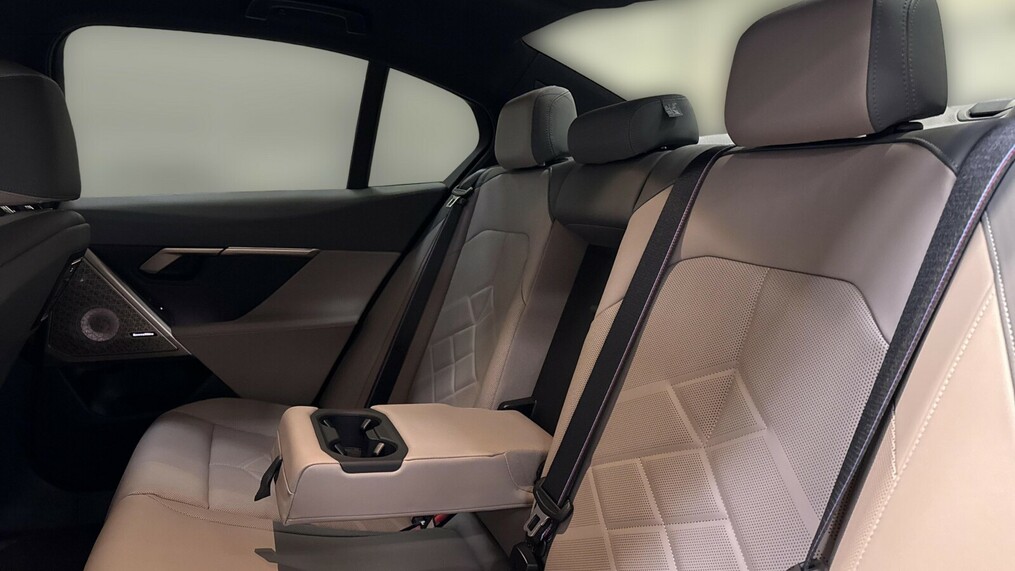 BMW Serii 5, 520