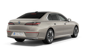 BMW Serii 7, 740