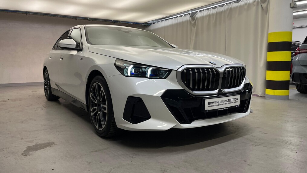 BMW Serii 5, 520