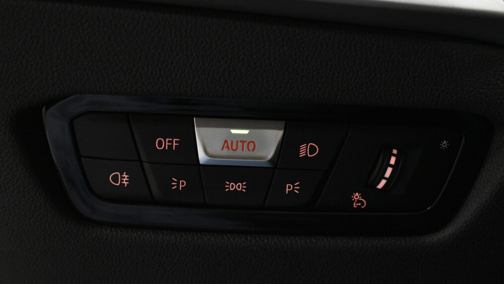 BMW Serii 3, 320