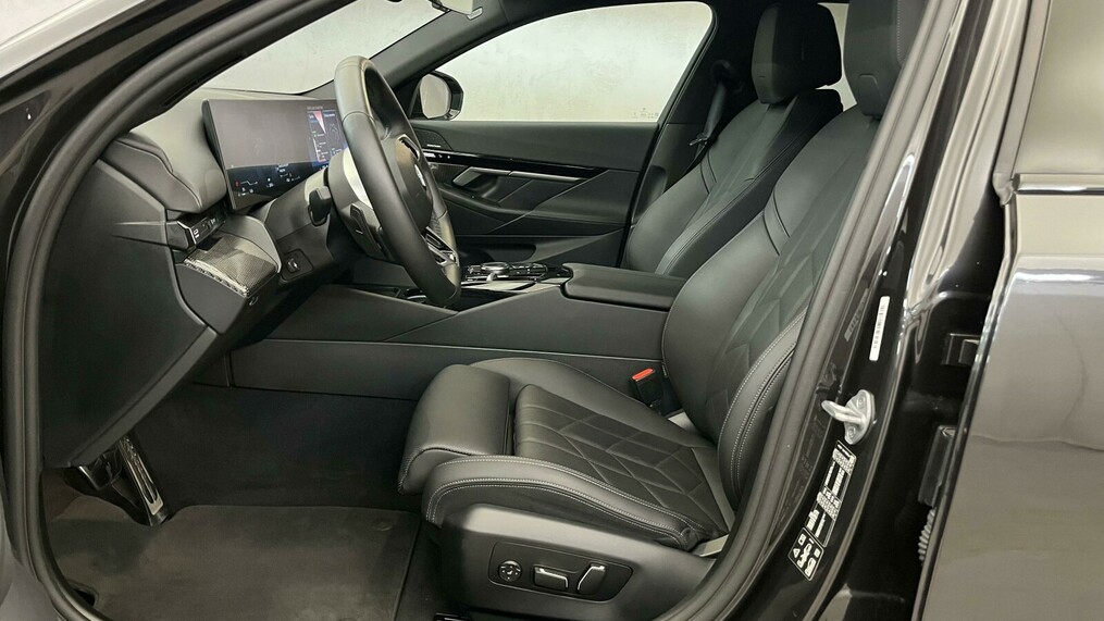 BMW Serii 5, 520