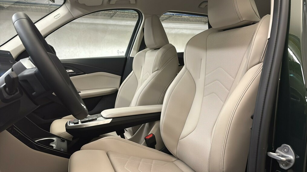 BMW iX1