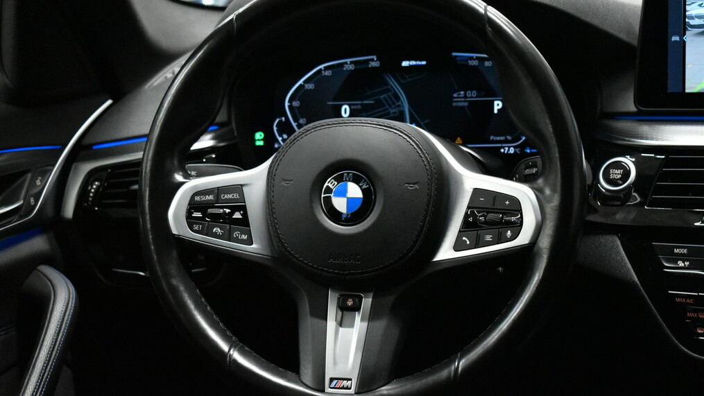 BMW Serii 5, 530