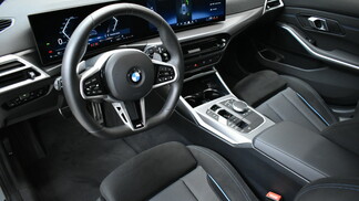 BMW Seria 3, 330