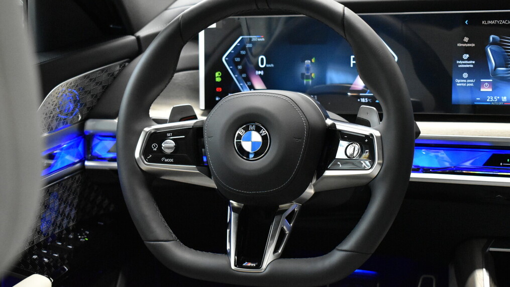 BMW Serii 7, 740