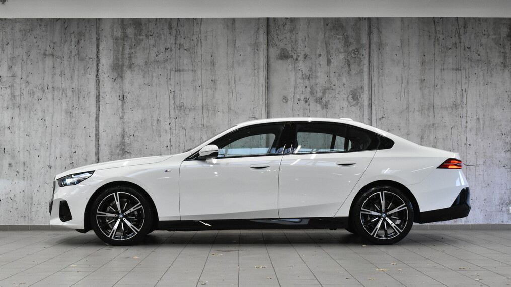 BMW Serii 5, 520