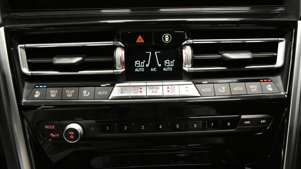 BMW Seria 8 840