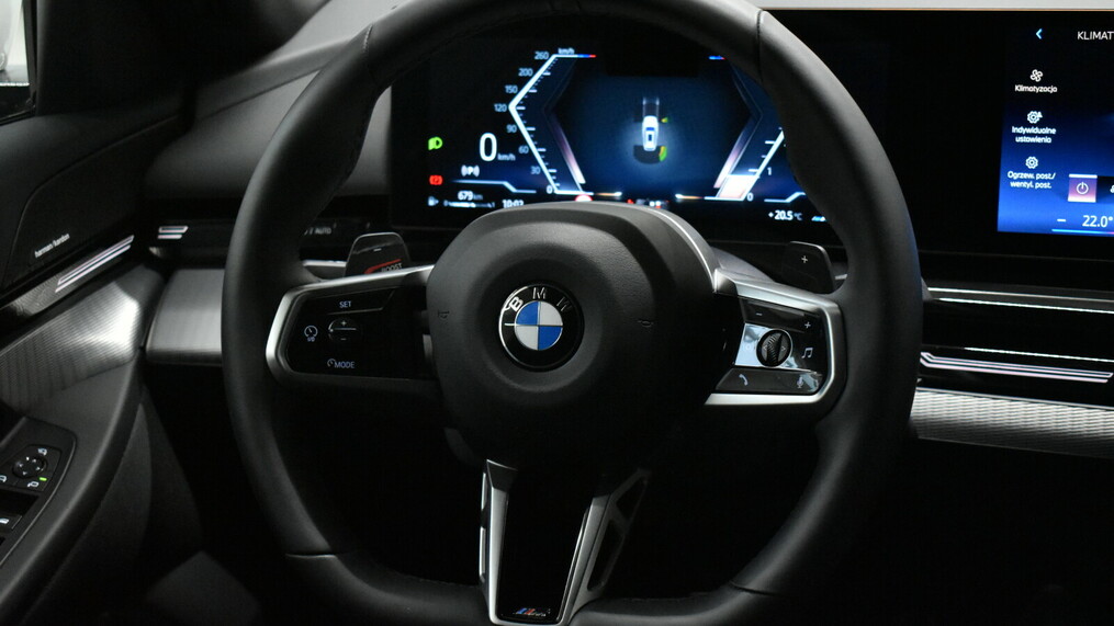BMW Serii 5, 520
