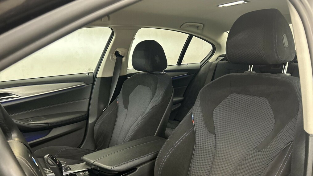 BMW Serii 5, 520