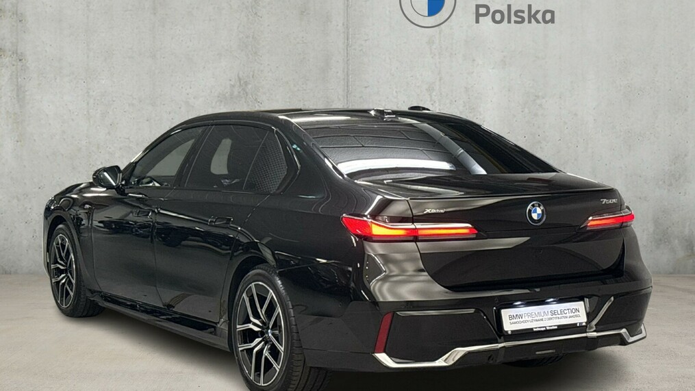 BMW Serii 7, 750