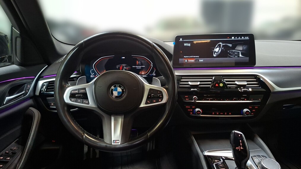 BMW Serii 5, 520