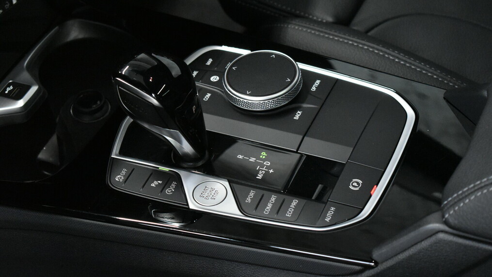 BMW Seria 2, 235
