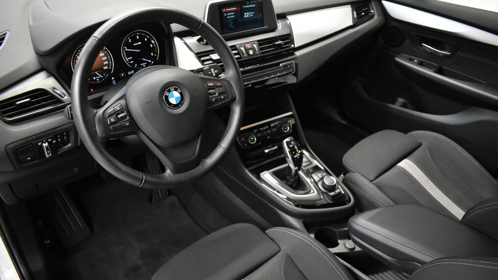 BMW Seria 2 218