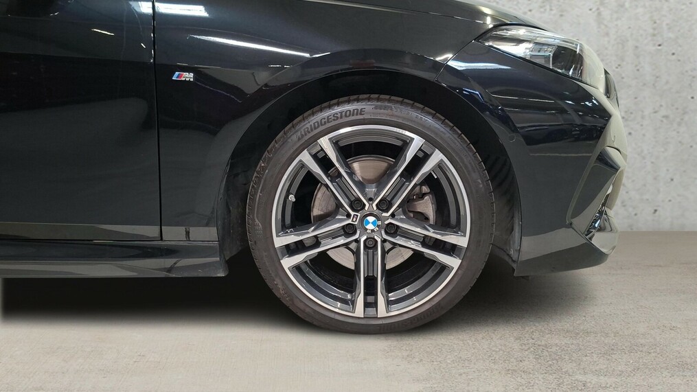 BMW Serii 2, 218