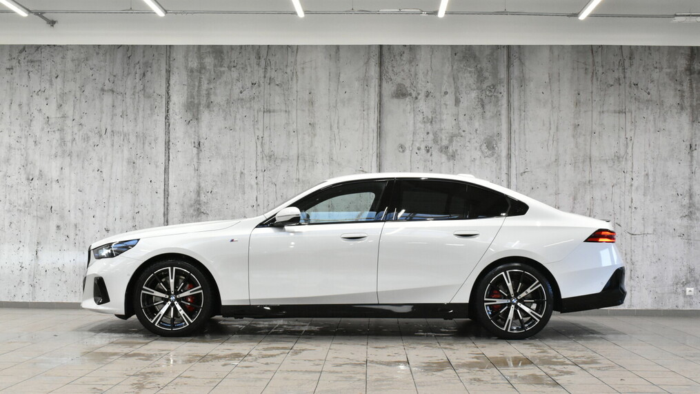 BMW Serii 5, 520