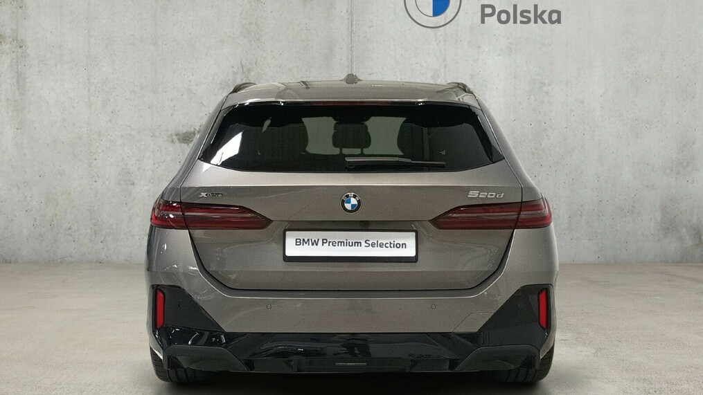 BMW Serii 5, 520