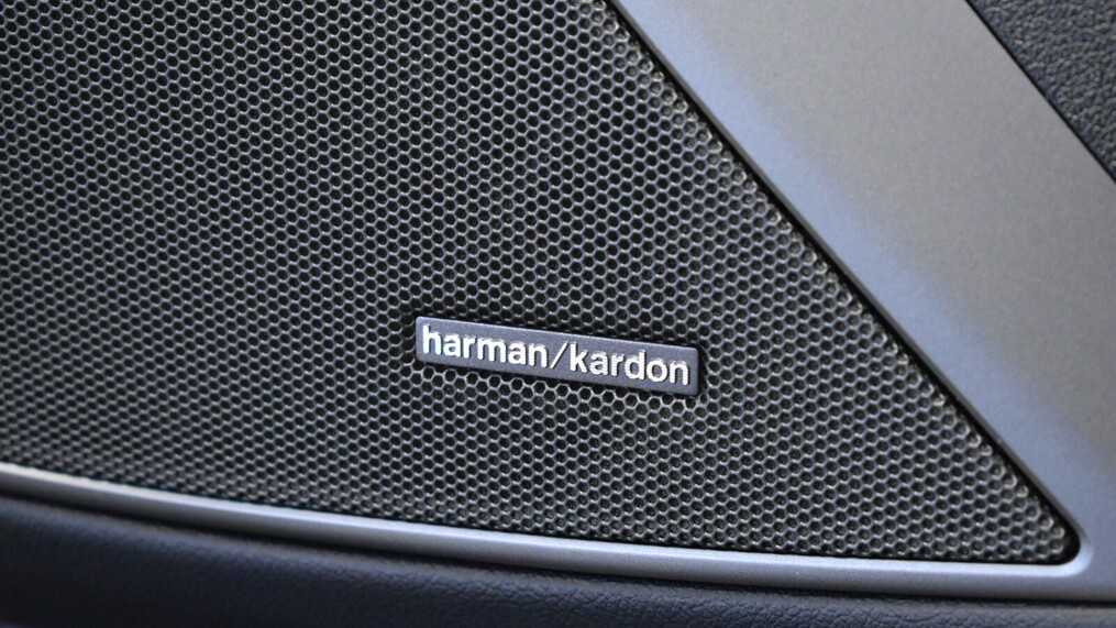 BMW Serii 3, 330