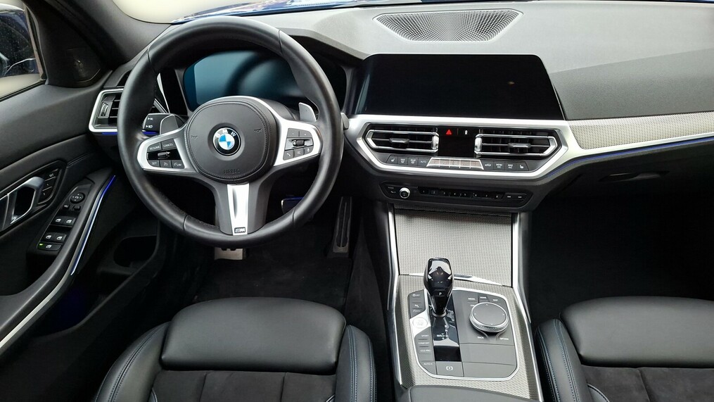 BMW Serii 3, 330