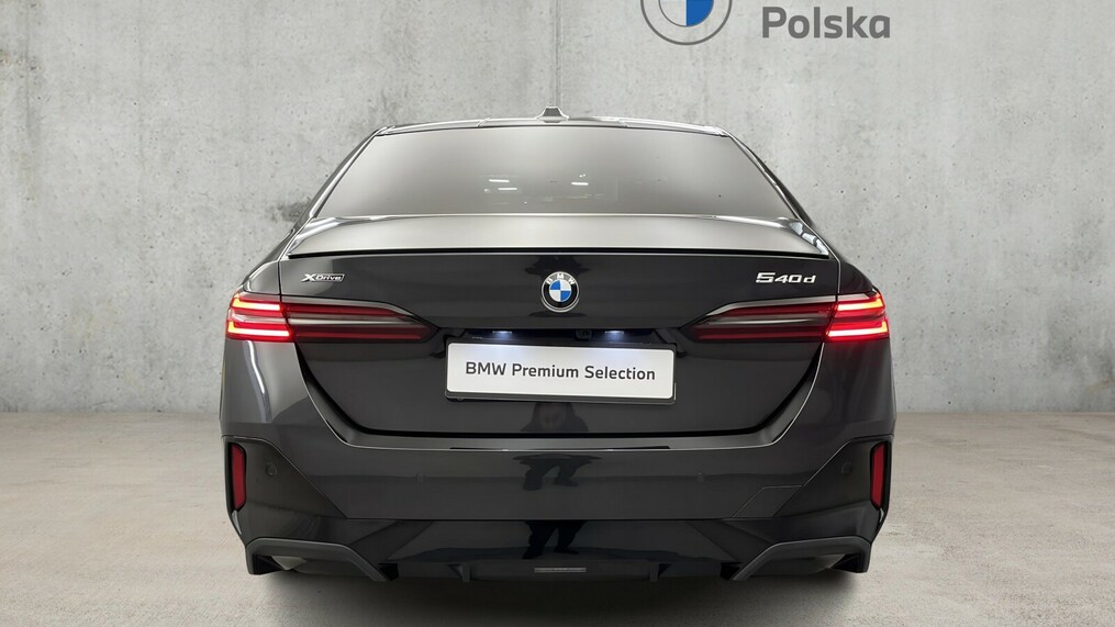 BMW Serii 5, 540
