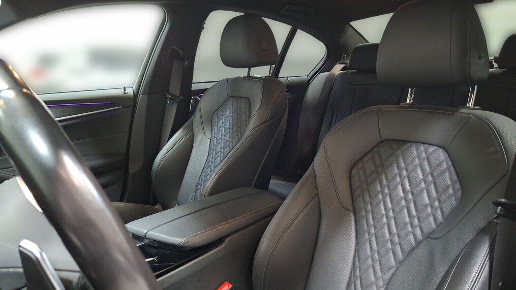 BMW Serii 5, 520