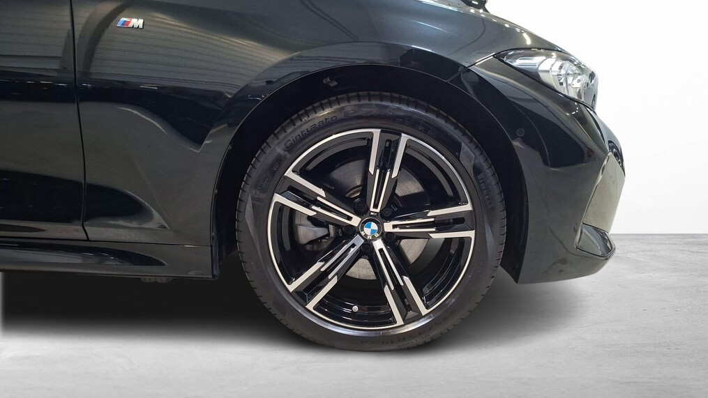 BMW Serii 3, 330