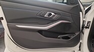 BMW Serii 3, 320