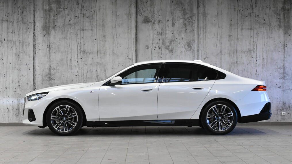 BMW Serii 5, 520