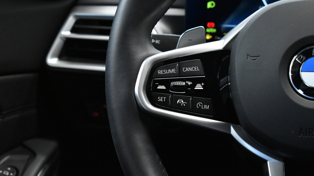 BMW Serii 3, 330