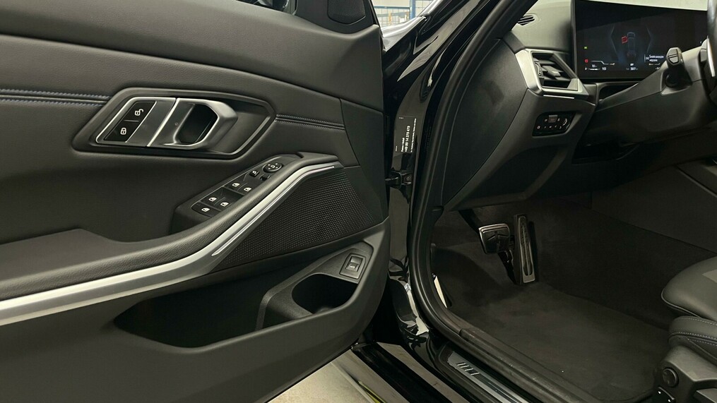 BMW Seria 3, 320