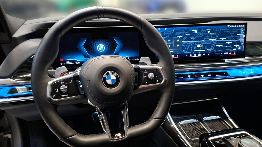 BMW Serii 7, 740