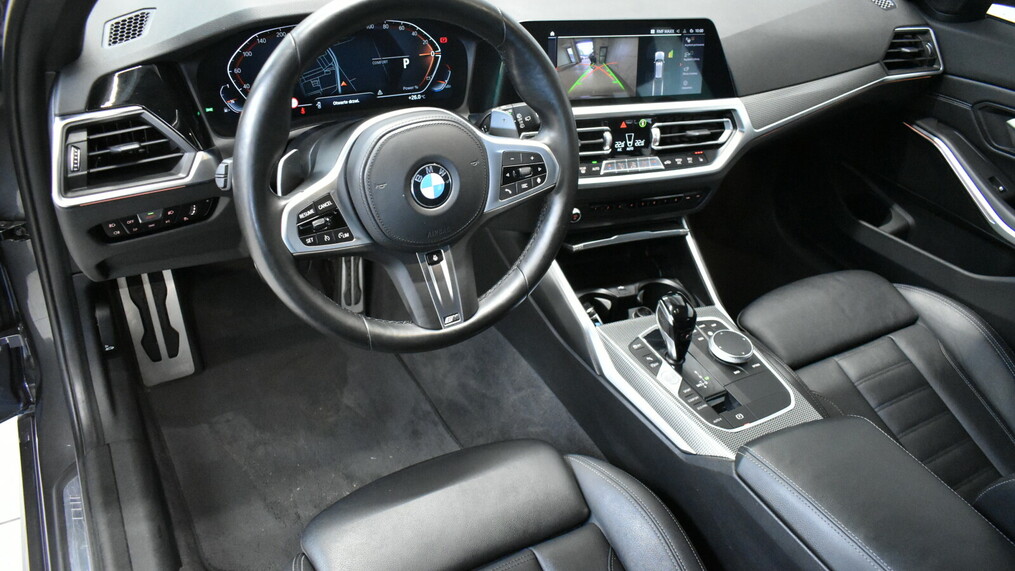 BMW Serii 3, 330