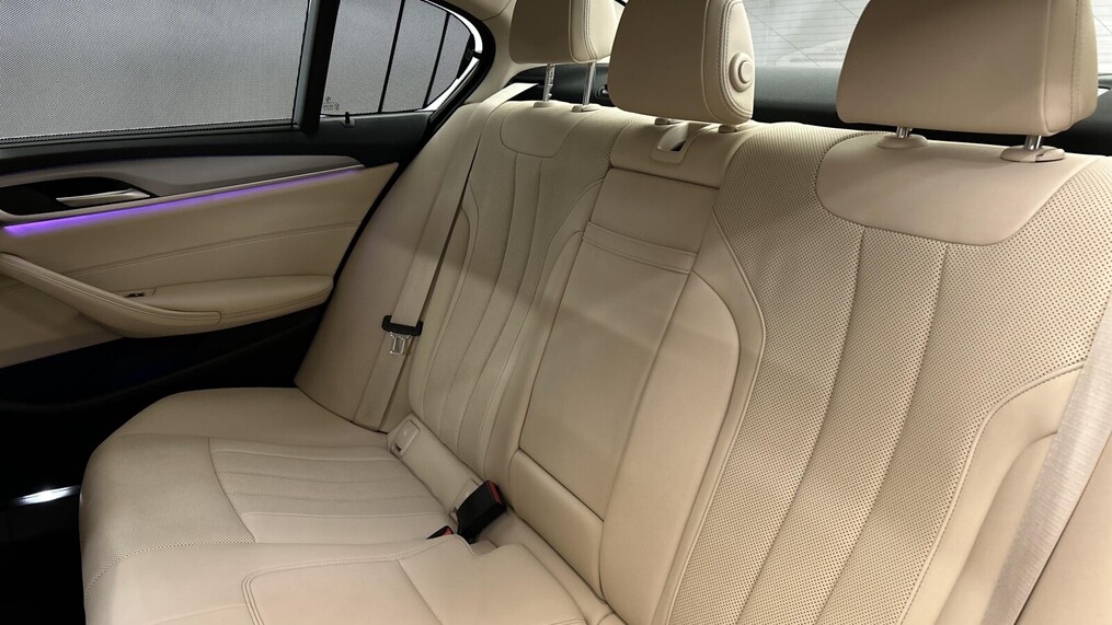 BMW Serii 5, 518