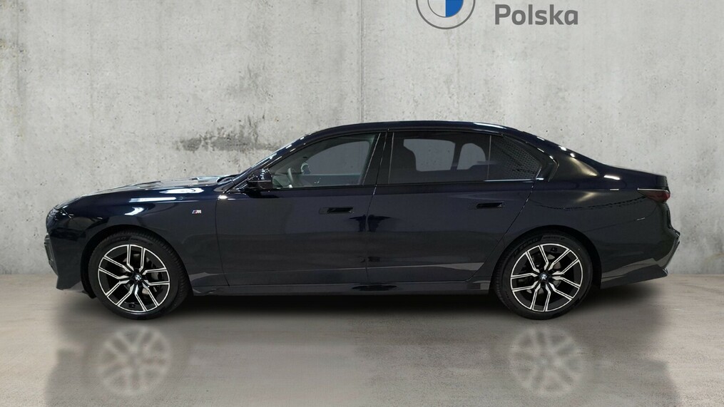 BMW Serii 7, 740