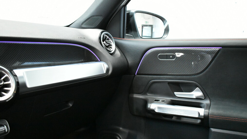 Mercedes-Benz GLB 200
