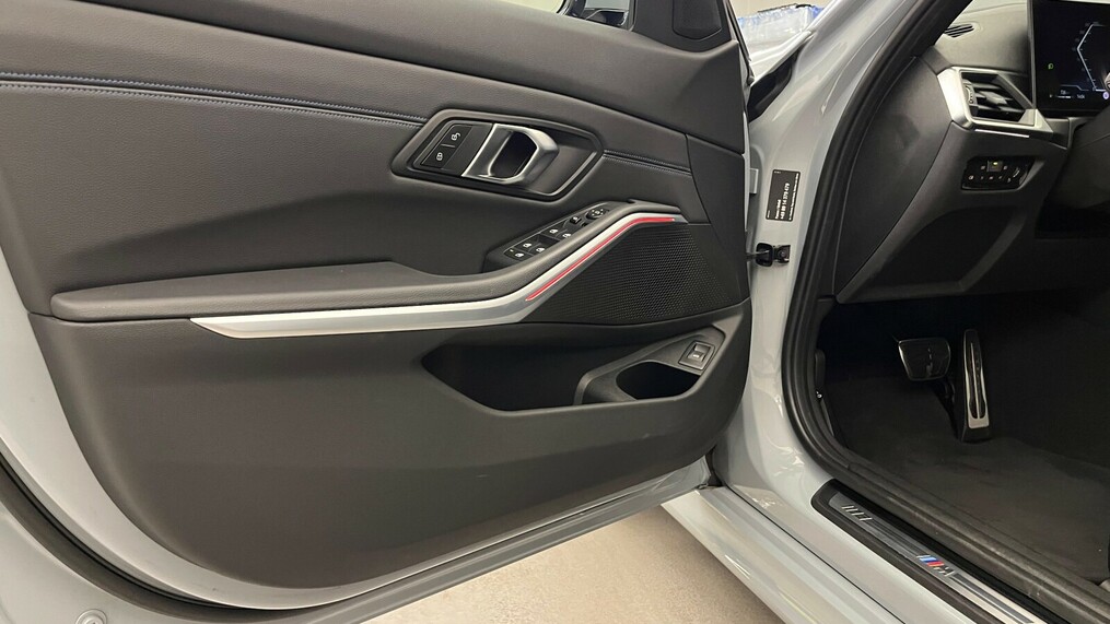 BMW Serii 3, 320