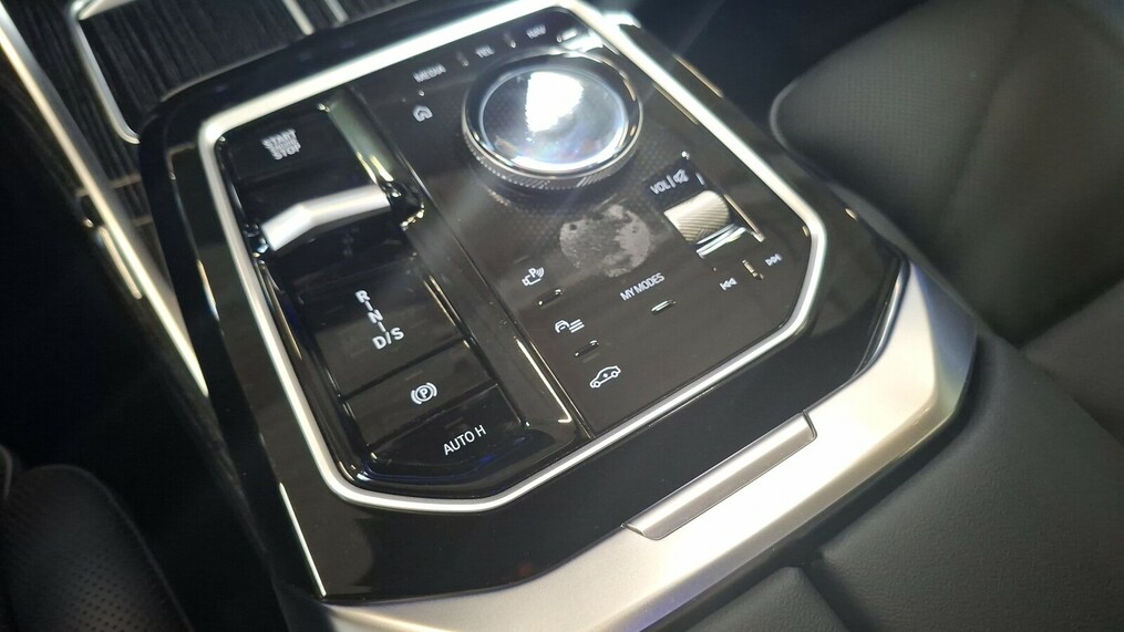 BMW Serii 7, 740