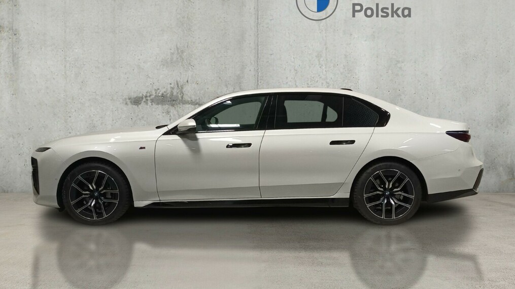 BMW Serii 7, 740