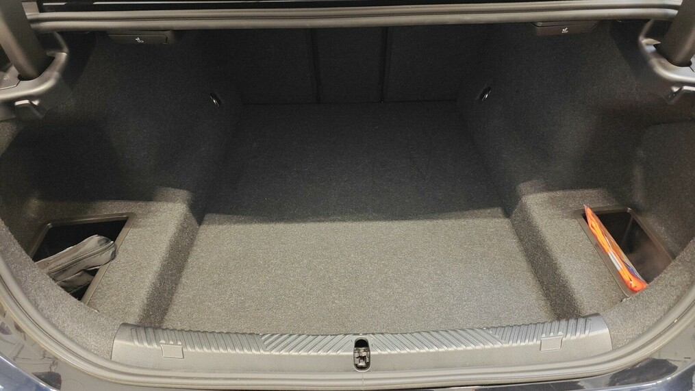 BMW Serii 5, 520