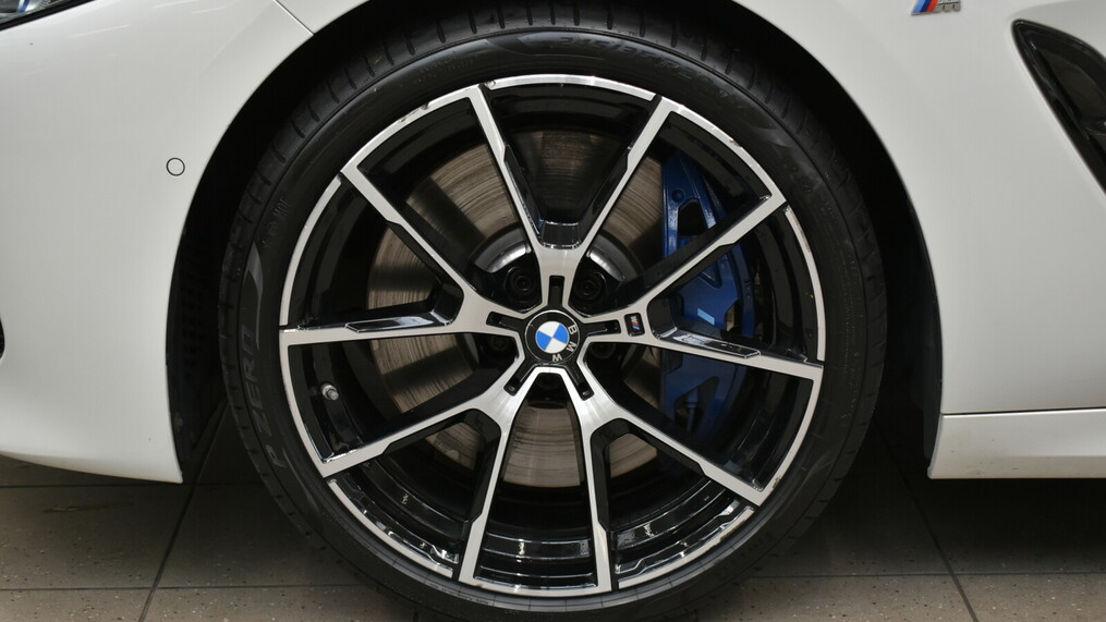 BMW Seria 8 840