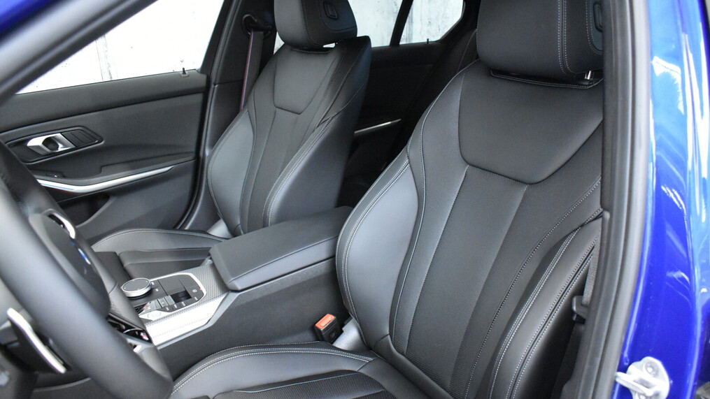 BMW Serii 3, 330