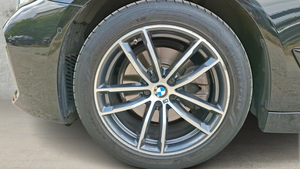 BMW Serii 5, 520