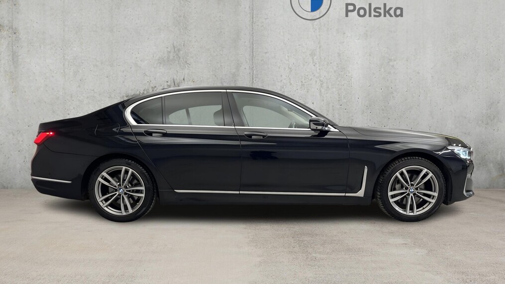BMW Serii 7, 730
