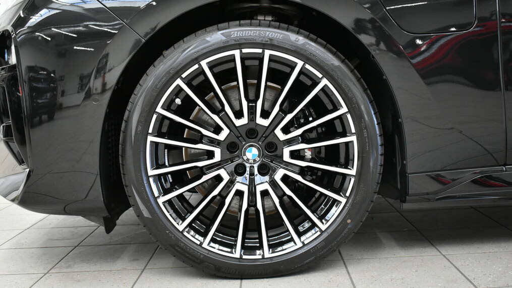 BMW Serii 7, 760