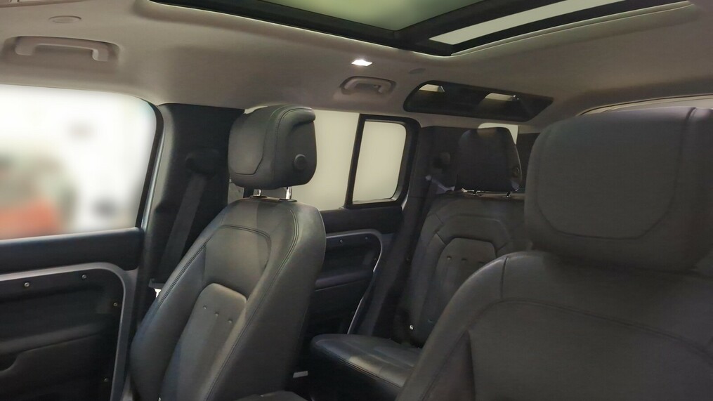 Land Rover Defender 110