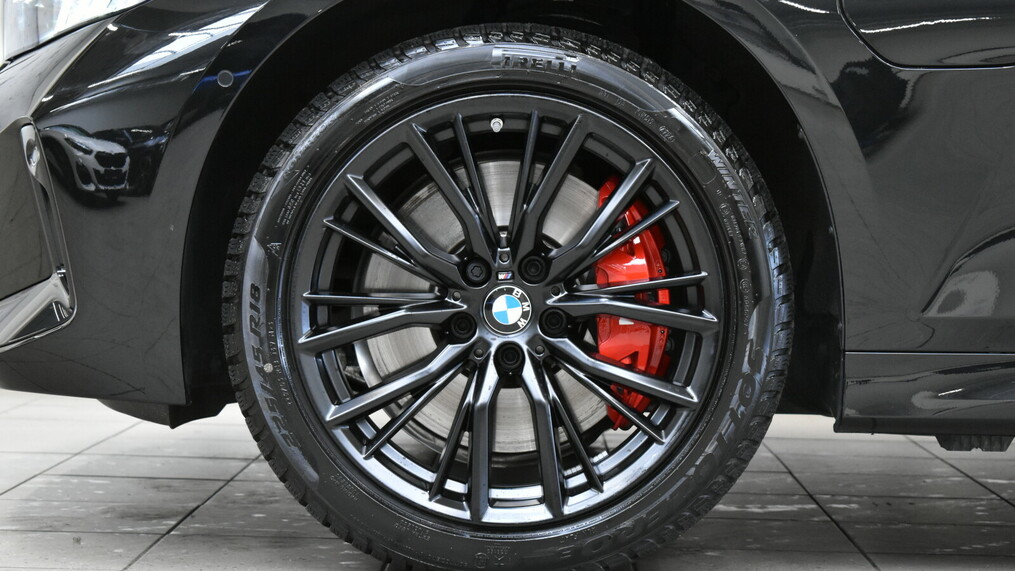 BMW Seria 3, 330