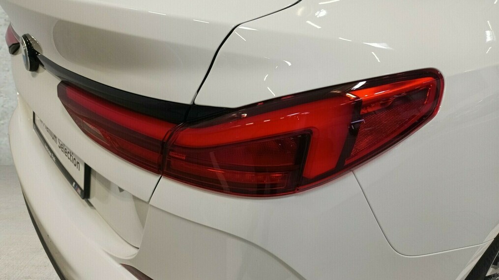 BMW Serii 2, 218