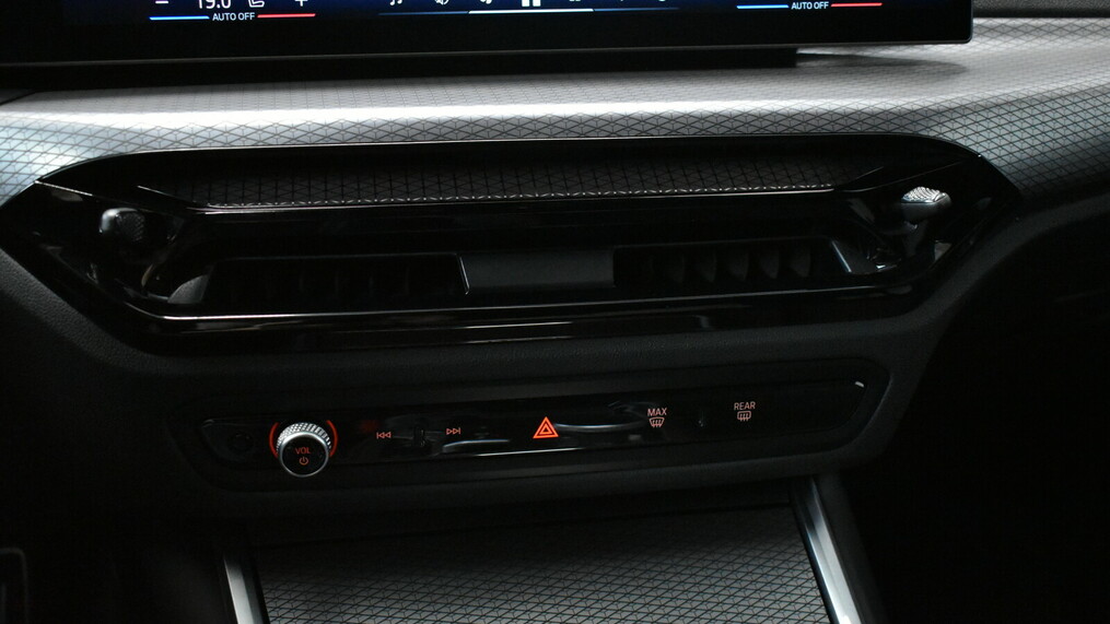 BMW Serii 3, 320