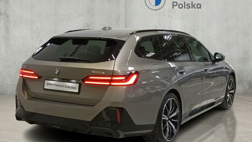 BMW Serii 5, 520