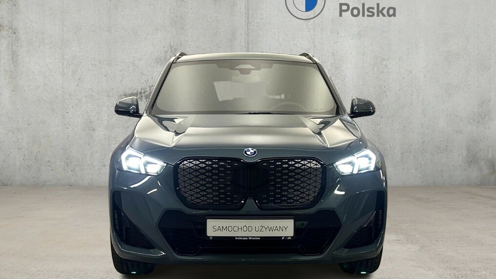 BMW iX1